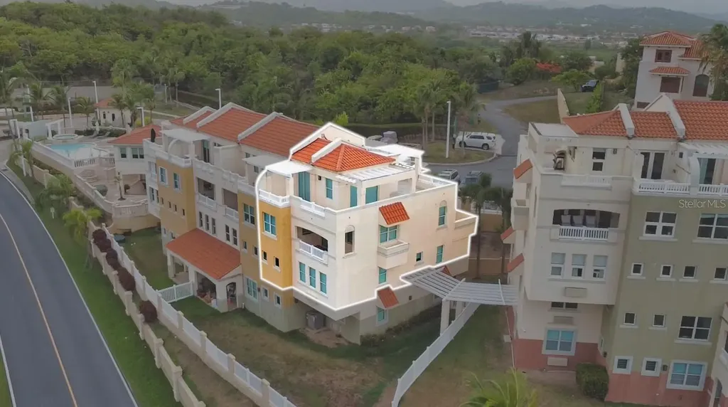 285 Palmas Inn Way Corner SE Humacao PR 00791