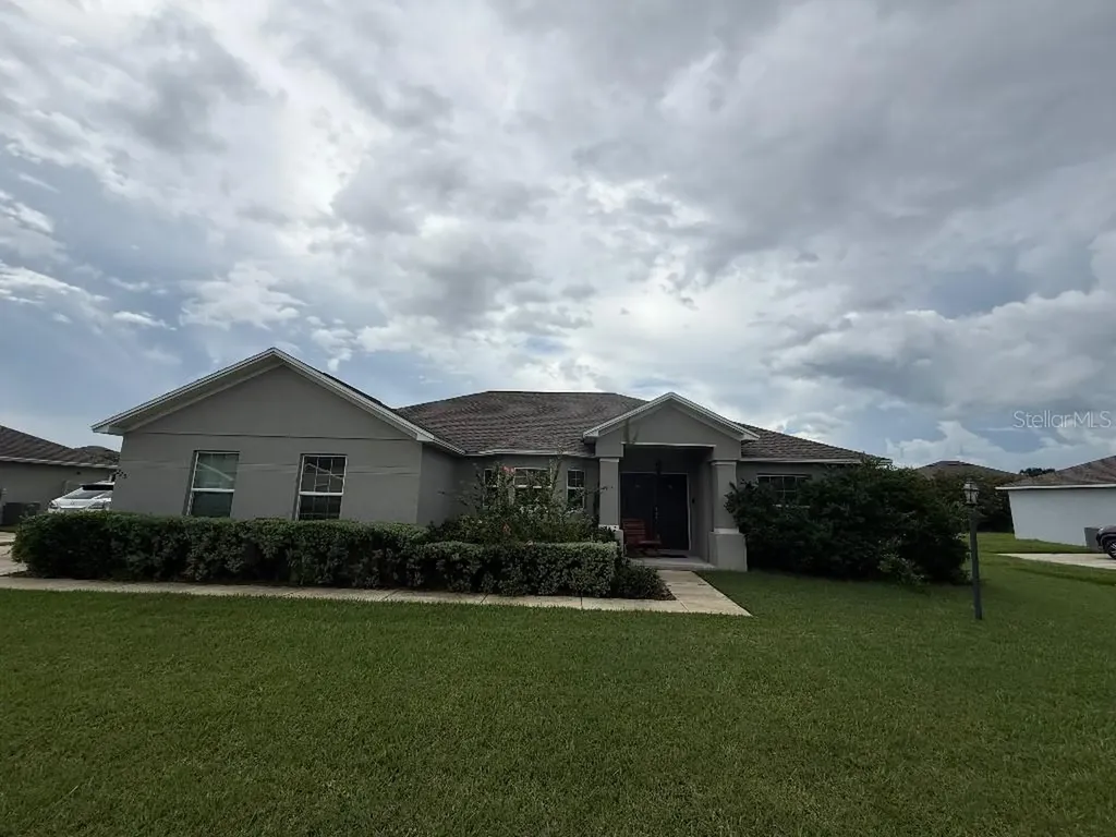 225 Whispering Oaks Way Auburndale FL 33823