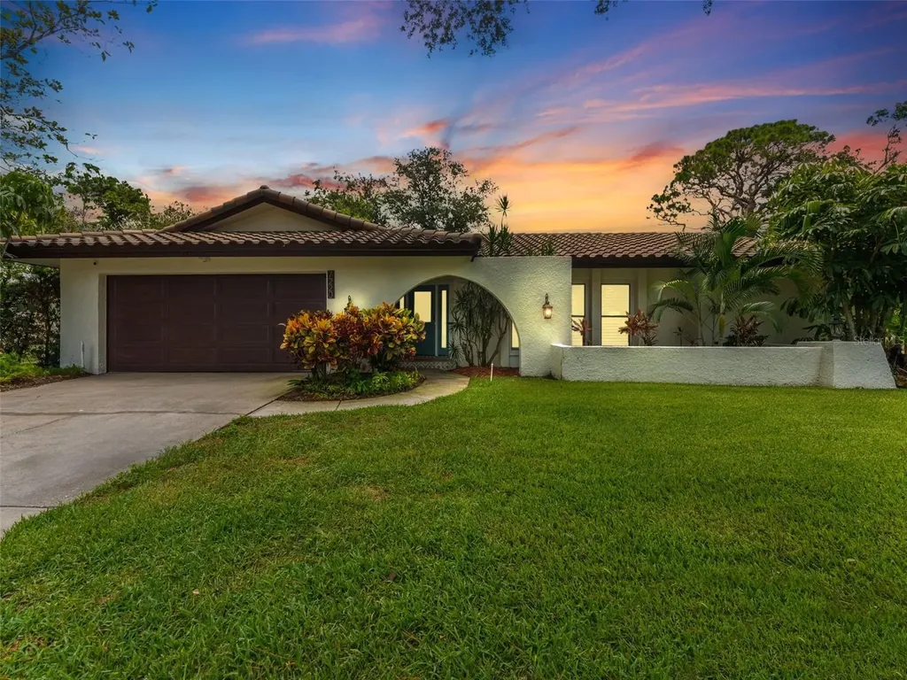 7220 Sunshine Drive S St Petersburg FL 33705