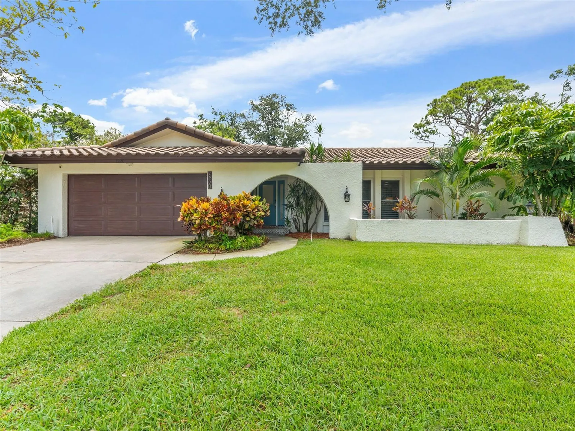 7220 Sunshine Drive S St Petersburg FL 33705