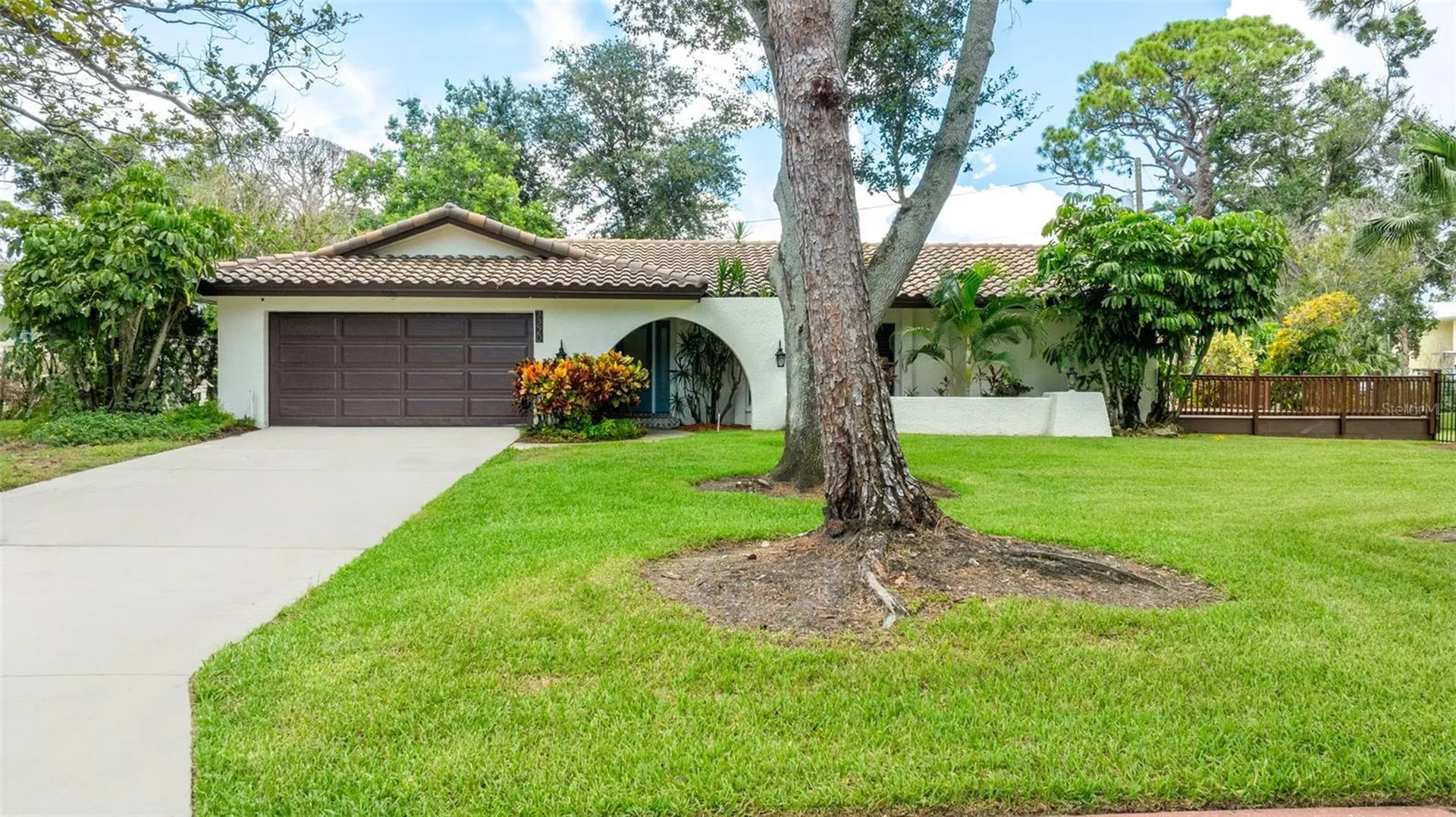 7220 Sunshine Drive S St Petersburg FL 33705
