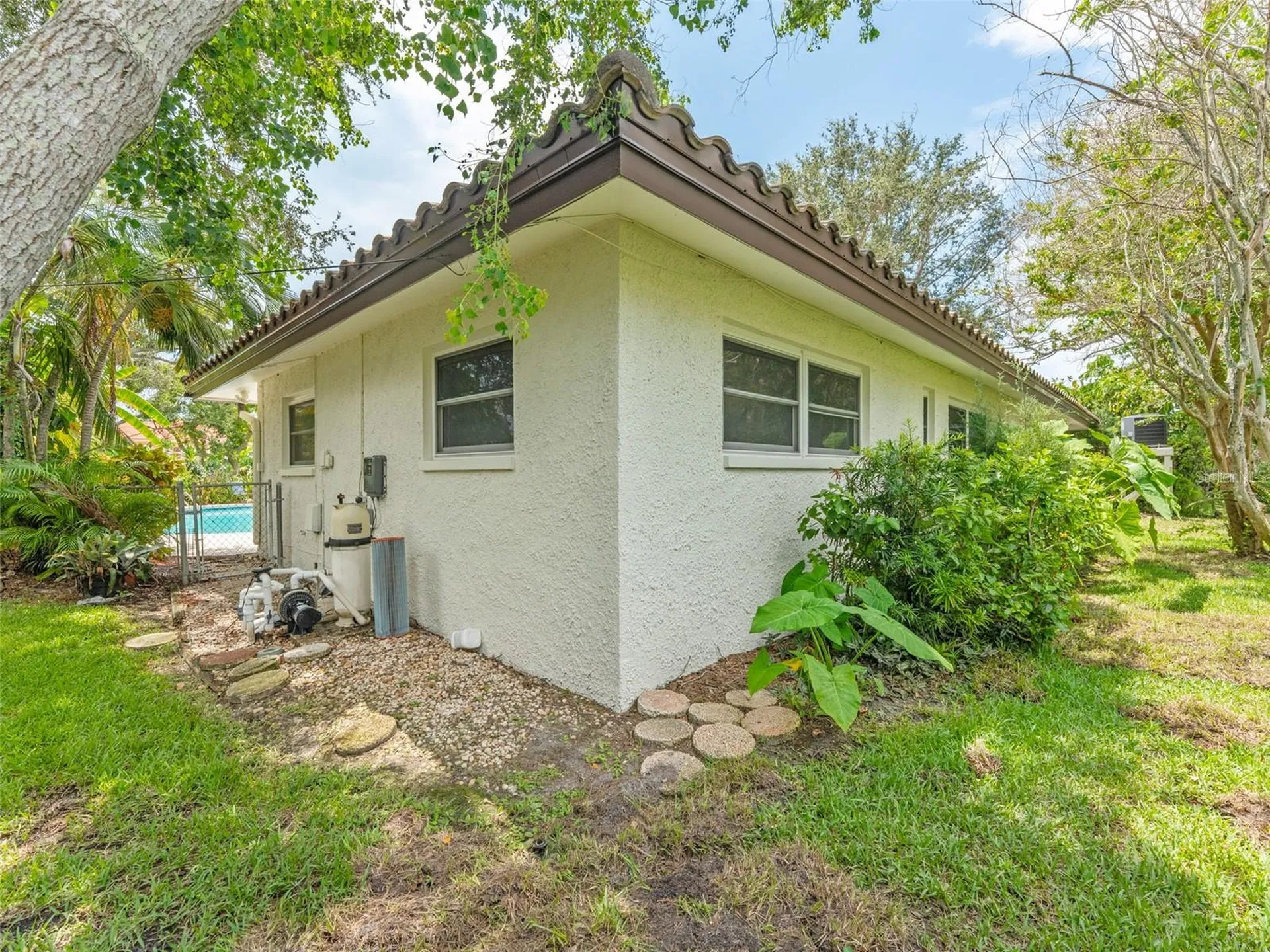 7220 Sunshine Drive S St Petersburg FL 33705