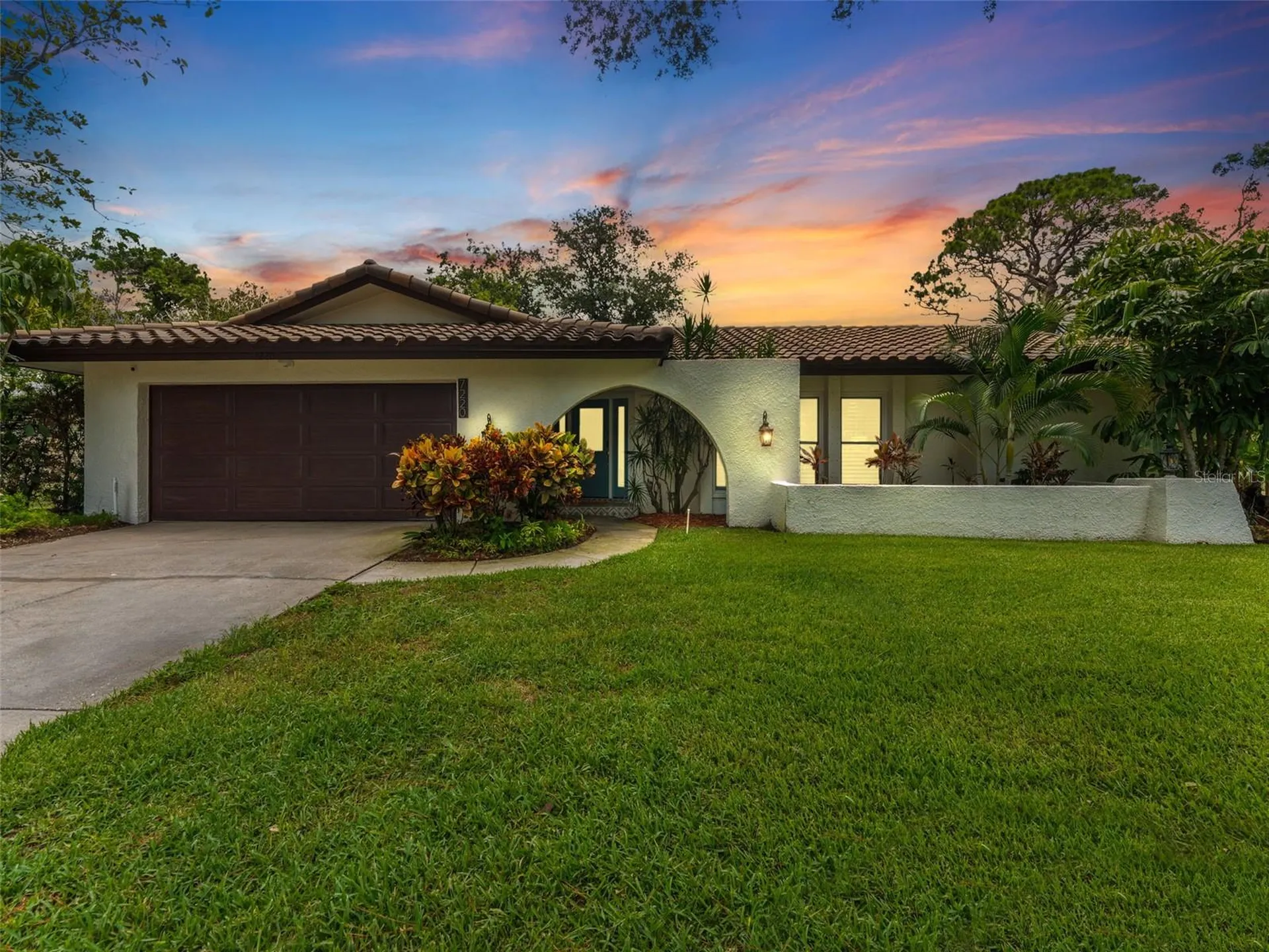 7220 Sunshine Drive S St Petersburg FL 33705