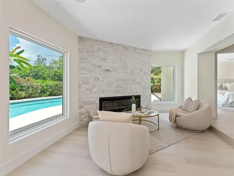 7220 Sunshine Drive S St Petersburg FL 33705