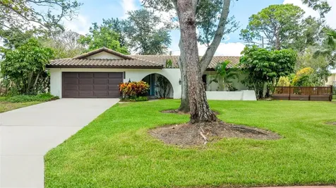 7220 Sunshine Drive S St Petersburg FL 33705