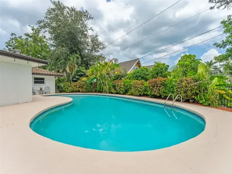 7220 Sunshine Drive S St Petersburg FL 33705