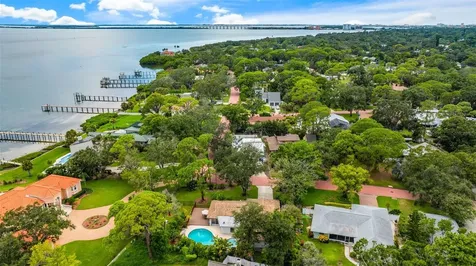7220 Sunshine Drive S St Petersburg FL 33705