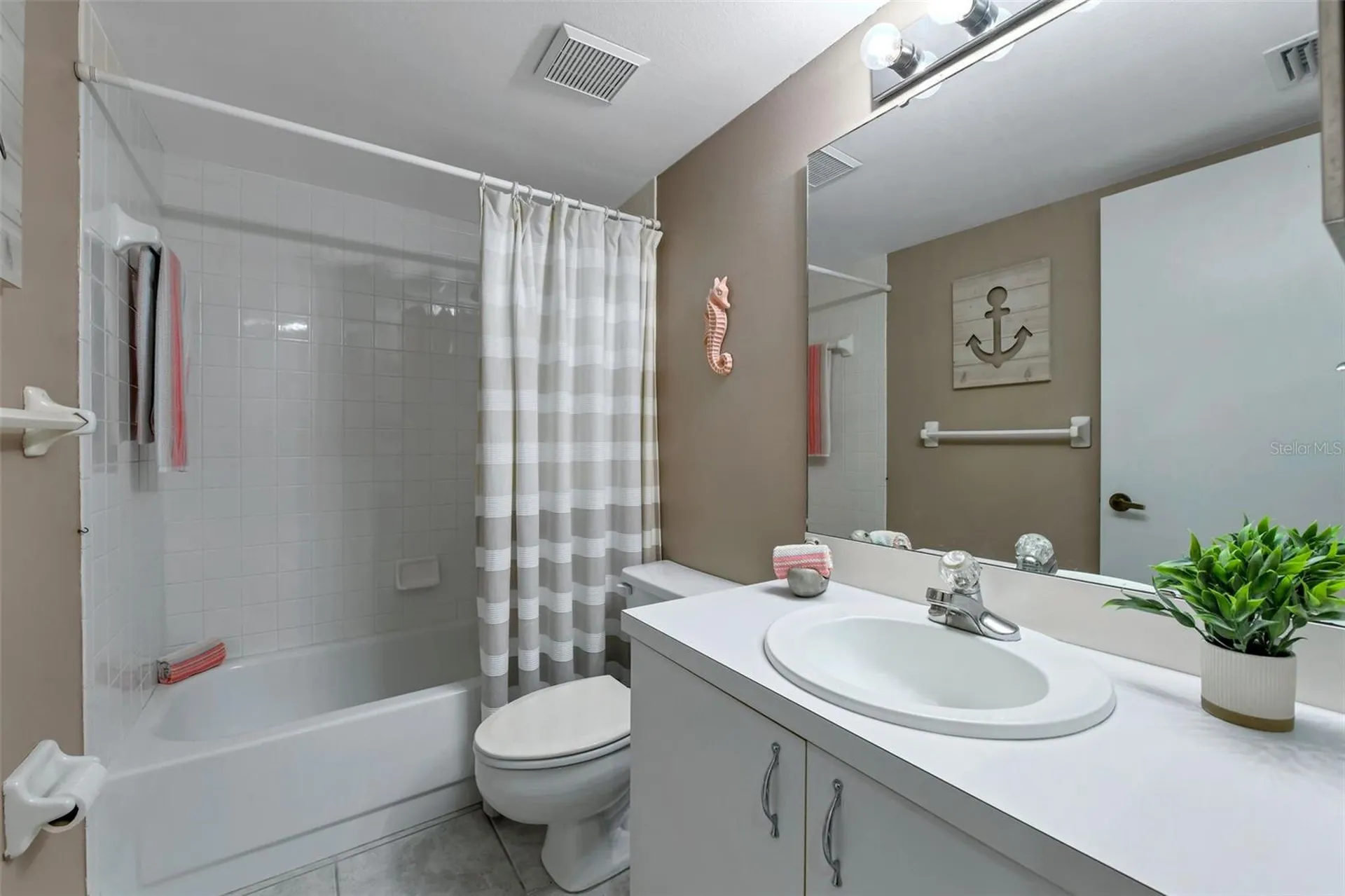 6908 Drewrys Bluff Bradenton FL 34203