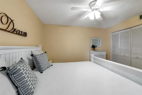 6908 Drewrys Bluff Bradenton FL 34203