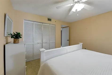 6908 Drewrys Bluff Bradenton FL 34203