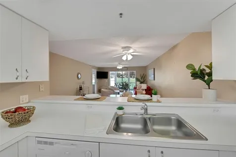 6908 Drewrys Bluff Bradenton FL 34203