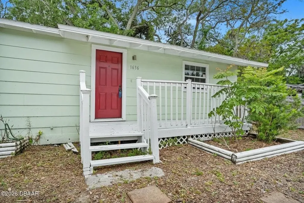 1636 Valencia Avenue Daytona Beach FL 32117