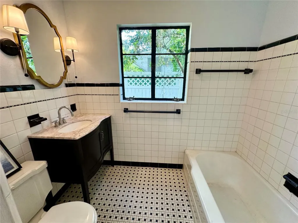 1116 S Mills Avenue Orlando FL 32806