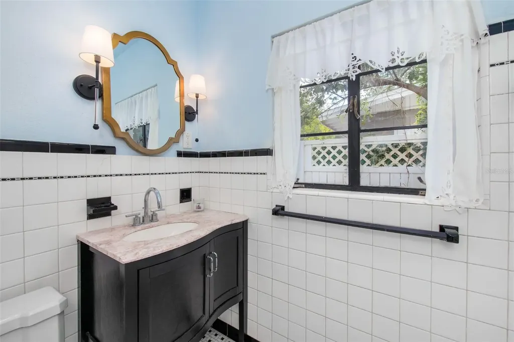 1116 S Mills Avenue Orlando FL 32806