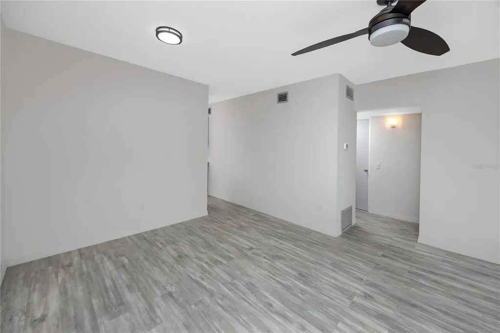 4152 55th Way N Kenneth City FL 33709