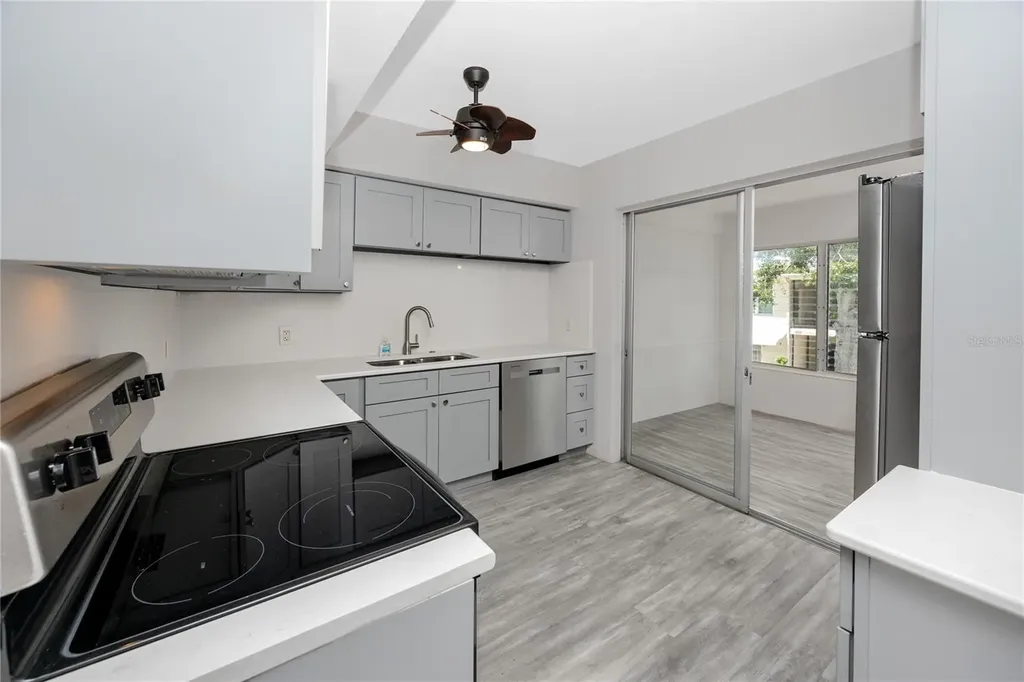 4152 55th Way N Kenneth City FL 33709