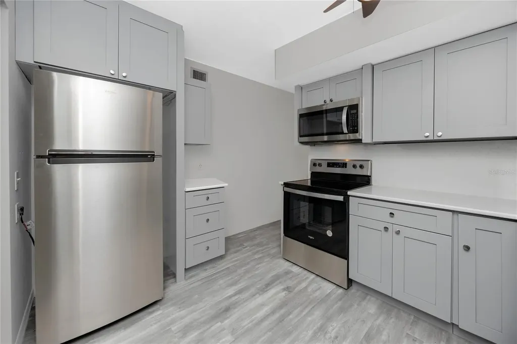 4152 55th Way N Kenneth City FL 33709