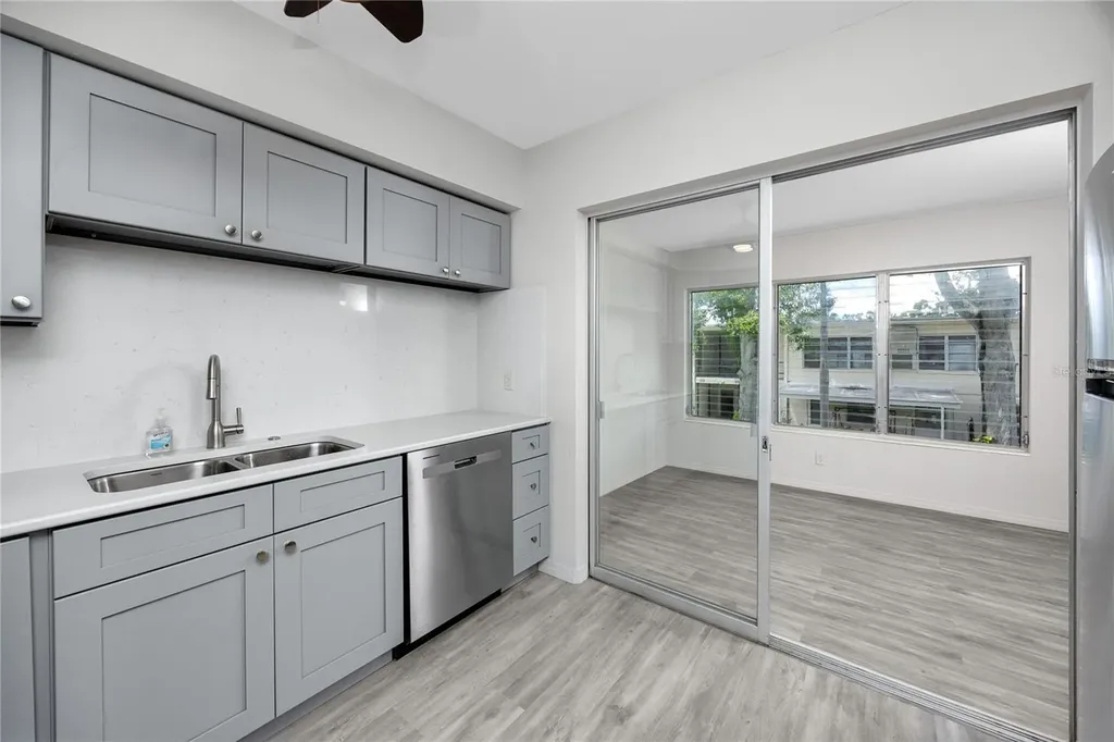 4152 55th Way N Kenneth City FL 33709