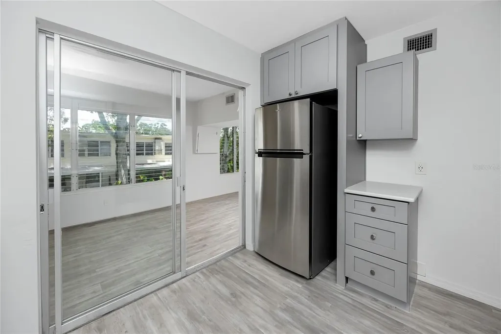 4152 55th Way N Kenneth City FL 33709