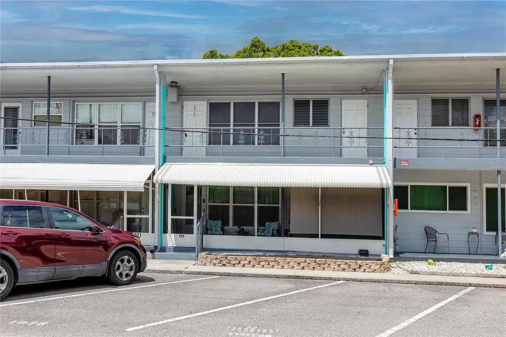 4152 55th Way N Kenneth City FL 33709