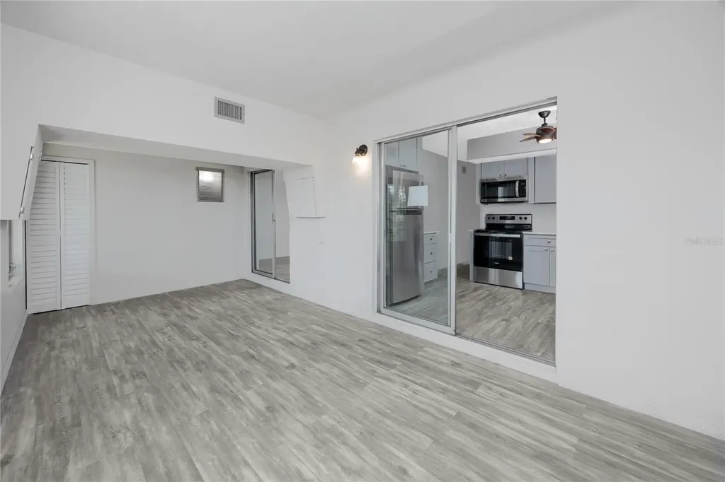 4152 55th Way N Kenneth City FL 33709