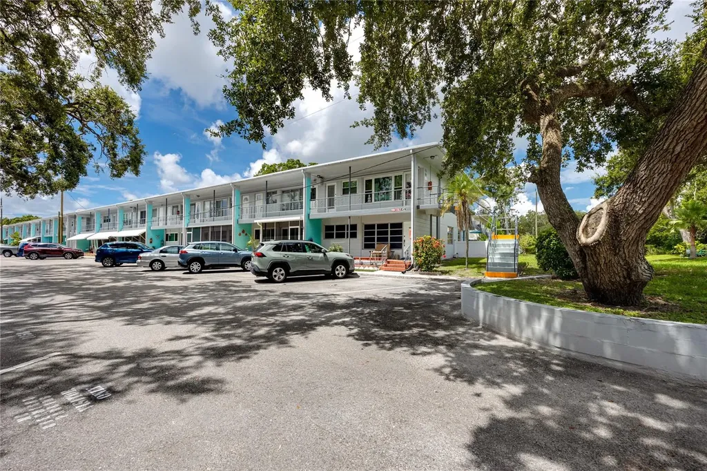 4152 55th Way N Kenneth City FL 33709