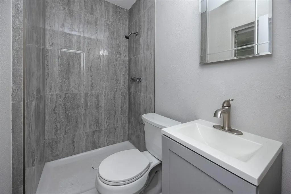 4152 55th Way N Kenneth City FL 33709