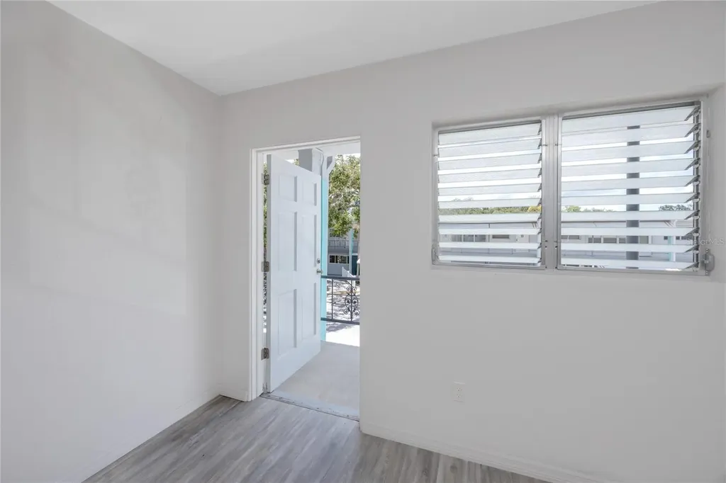 4152 55th Way N Kenneth City FL 33709