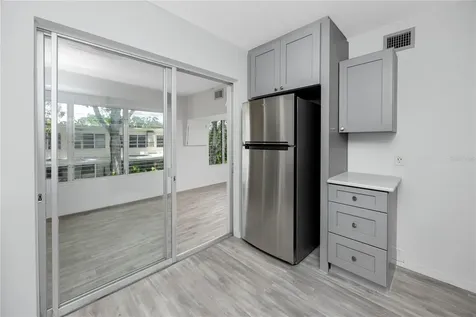 4152 55th Way N Kenneth City FL 33709