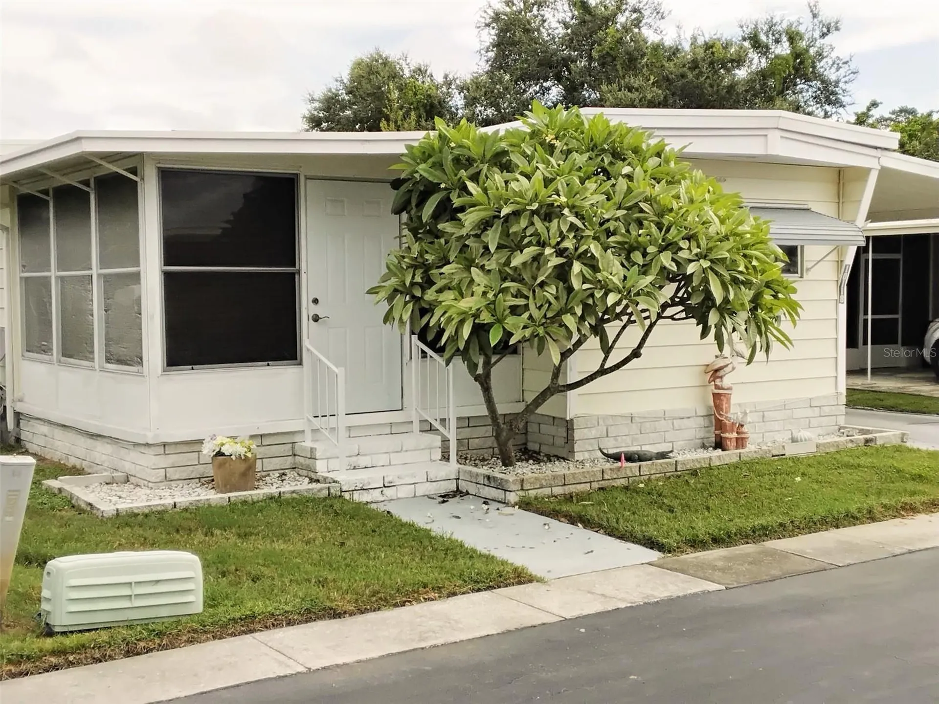 10118 N Lake Drive Largo FL 33773
