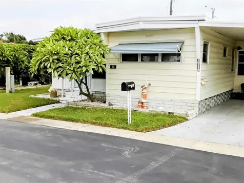 10118 N Lake Drive Largo FL 33773
