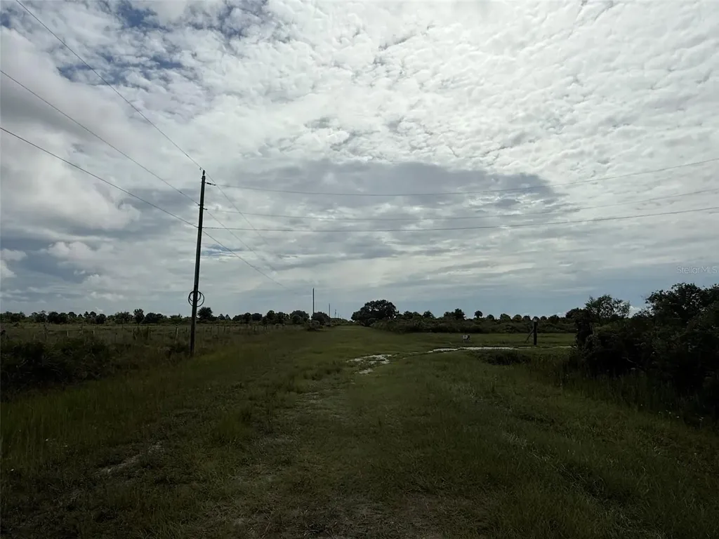 18619 NW 248th Street Okeechobee FL 34972