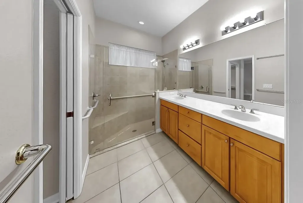 2433 Kensington Greens Drive Sun City Center FL 33573