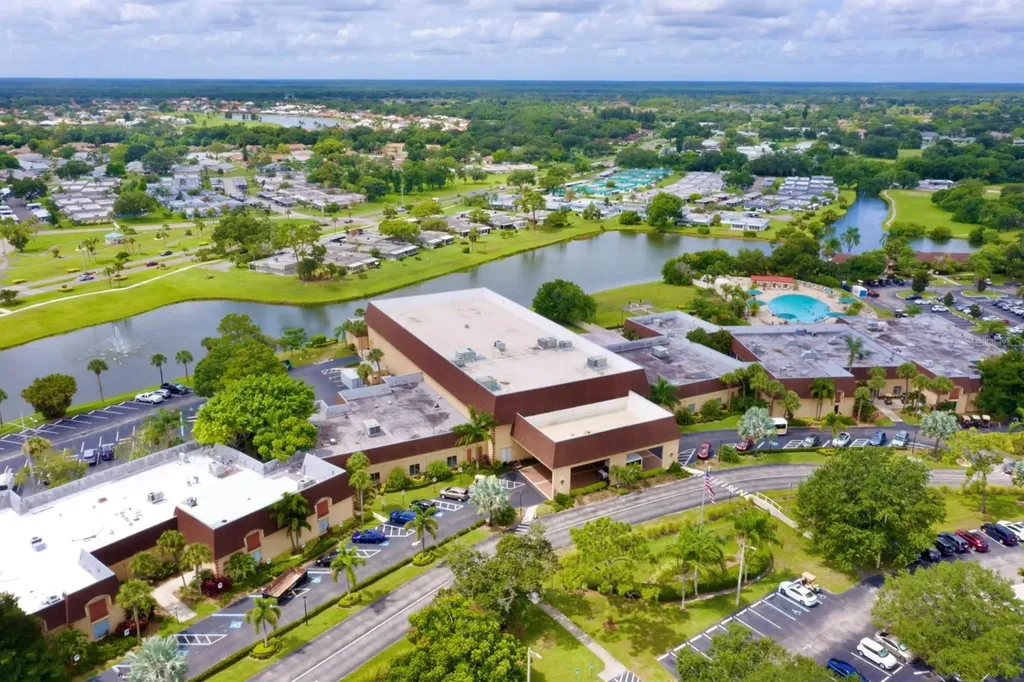 2433 Kensington Greens Drive Sun City Center FL 33573