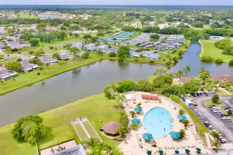 2433 Kensington Greens Drive Sun City Center FL 33573