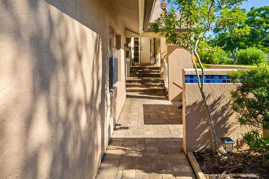 5287 Heron Way Sarasota FL 34231