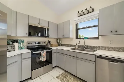 5287 Heron Way Sarasota FL 34231