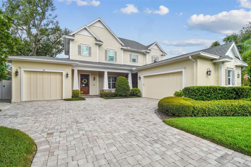 911 S Sterling Avenue Tampa FL 33629