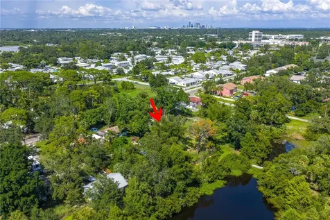 4026 34th Avenue S St Petersburg FL 33711