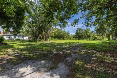 4026 34th Avenue S St Petersburg FL 33711