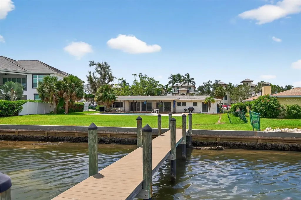 377 S Shore Drive Sarasota FL 34234