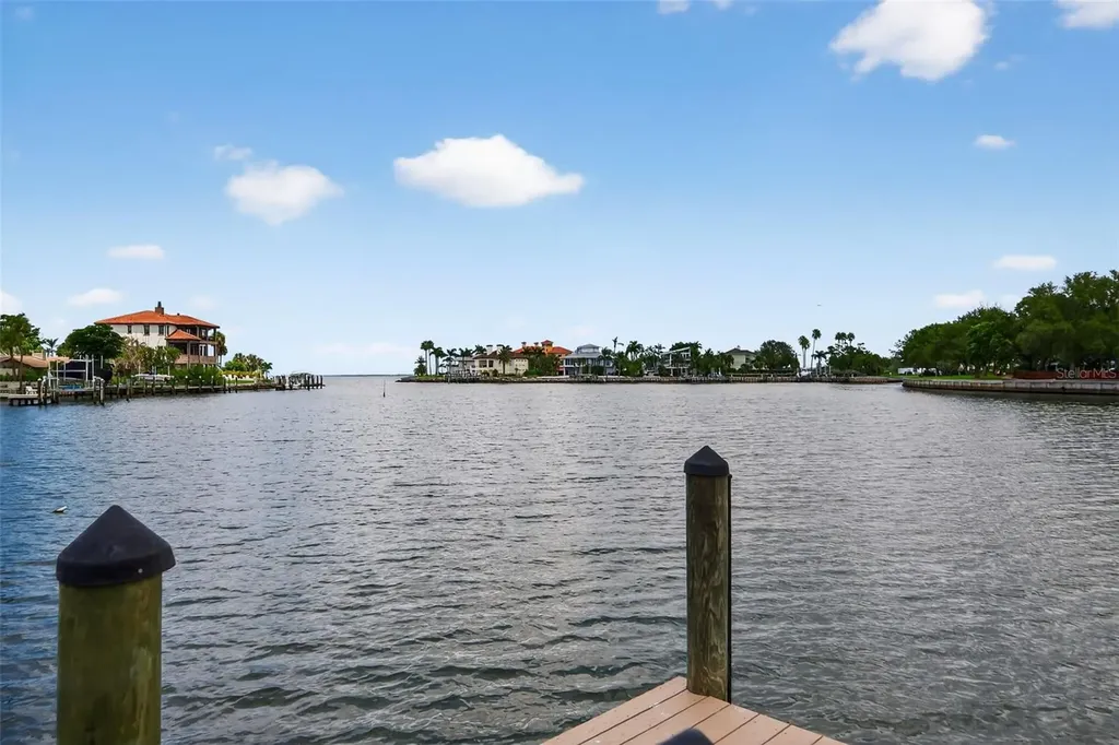 377 S Shore Drive Sarasota FL 34234