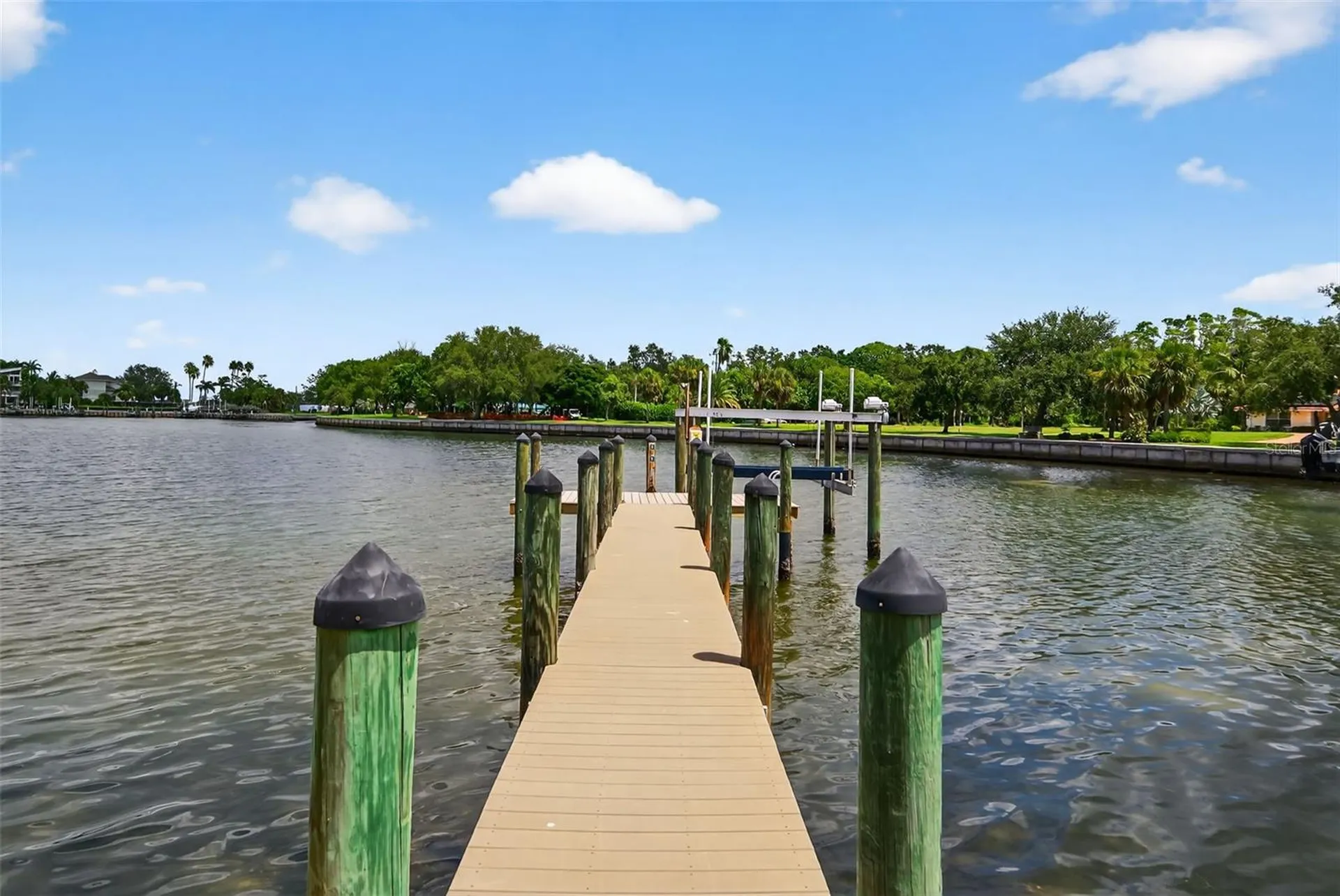 377 S Shore Drive Sarasota FL 34234