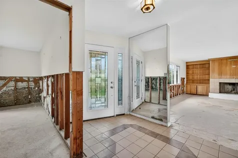 377 S Shore Drive Sarasota FL 34234
