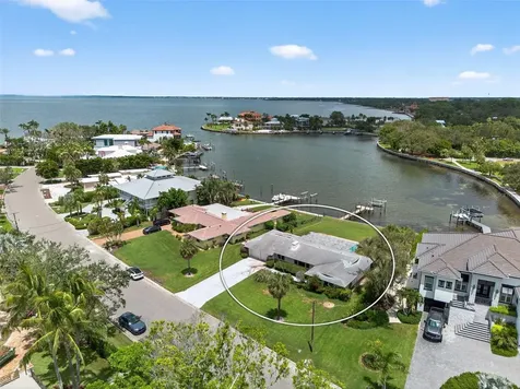 377 S Shore Drive Sarasota FL 34234