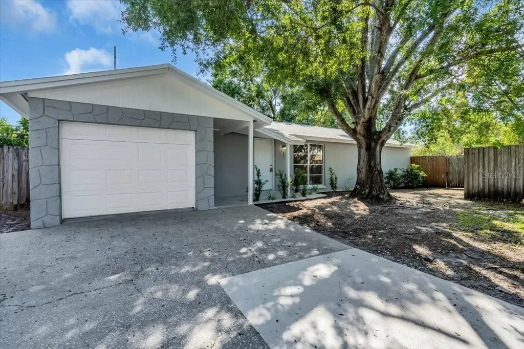 6702 Glen Forest Court Tampa FL 33615