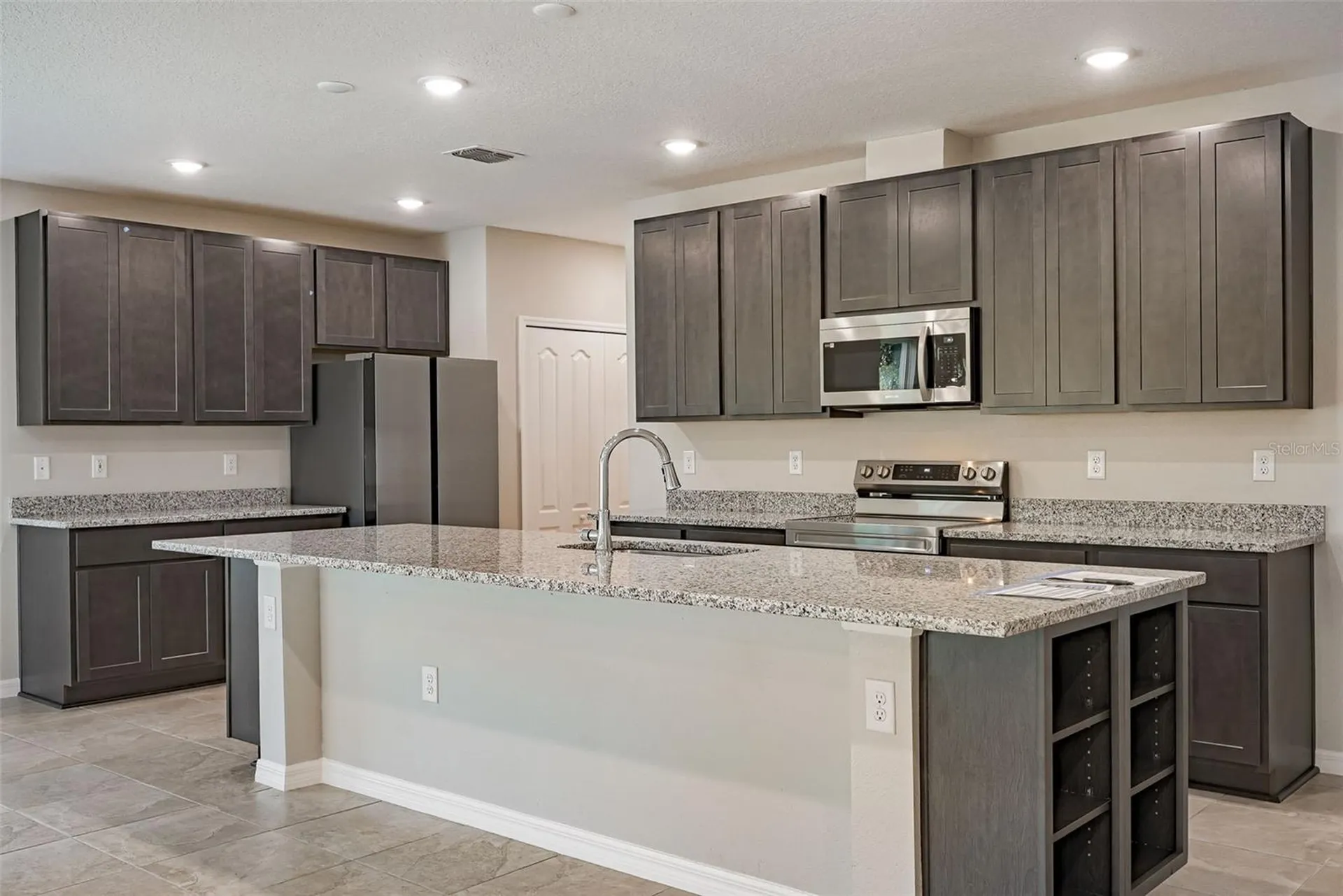 12899 Stillwater Avenue Astatula FL 34705
