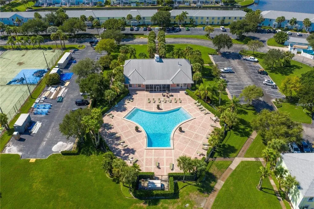 5006 Starfish Drive SE St Petersburg FL 33705