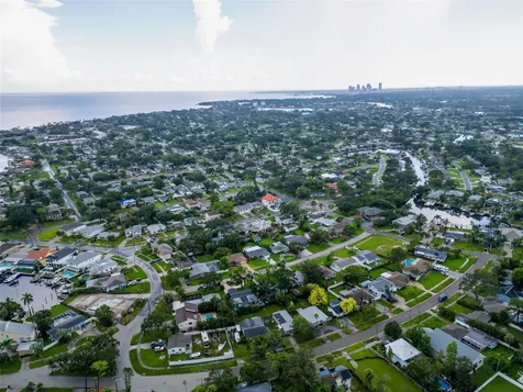 1859 Oklahoma Avenue NE St Petersburg FL 33703