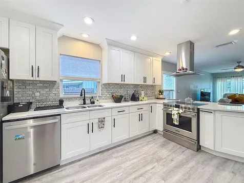 1859 Oklahoma Avenue NE St Petersburg FL 33703